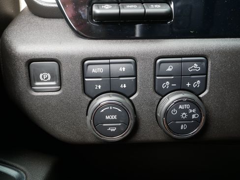 Used 2024 Chevrolet Silverado 1500 High Country w/ Midnight Edition AWD/4WD image 26