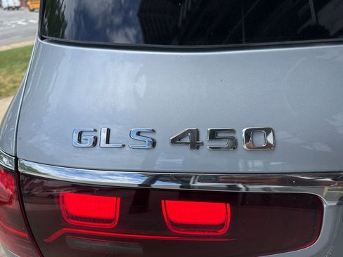 Used 2025 Mercedes-Benz GLS 450 4MATIC image 10