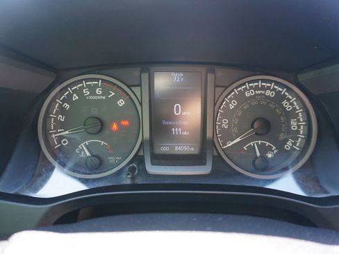 Used 2017 Toyota Tacoma TRD Sport w/ Tow Package image 6