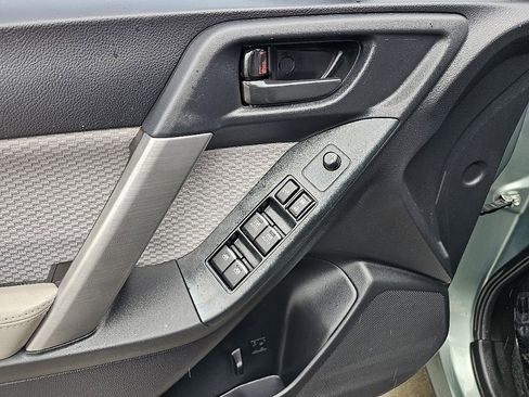 Used 2017 Subaru Forester 2.5i w/ Alloy Wheel Package image 25