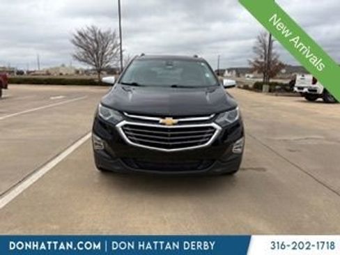 Used 2018 Chevrolet Equinox Premier image 2