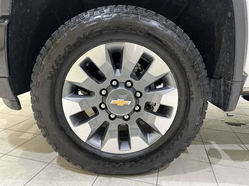 Used 2025 Chevrolet Silverado 2500 Custom w/ Custom Convenience Package AWD/4WD image 28