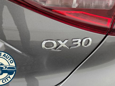 Used 2018 INFINITI QX30 AWD image 32