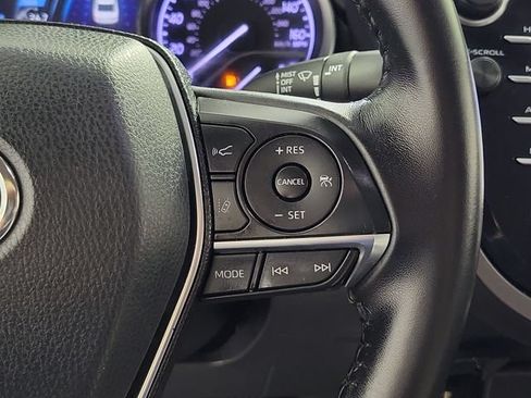Used 2019 Toyota Camry XLE FWD image 25
