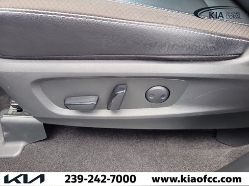 Used 2024 Nissan Pathfinder SL w/ Black Appearance Package FWD image 22