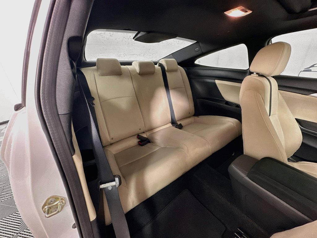 Used 2020 Honda Civic EX image 32