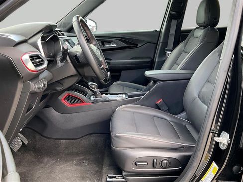 Used 2022 Chevrolet TrailBlazer RS FWD image 8