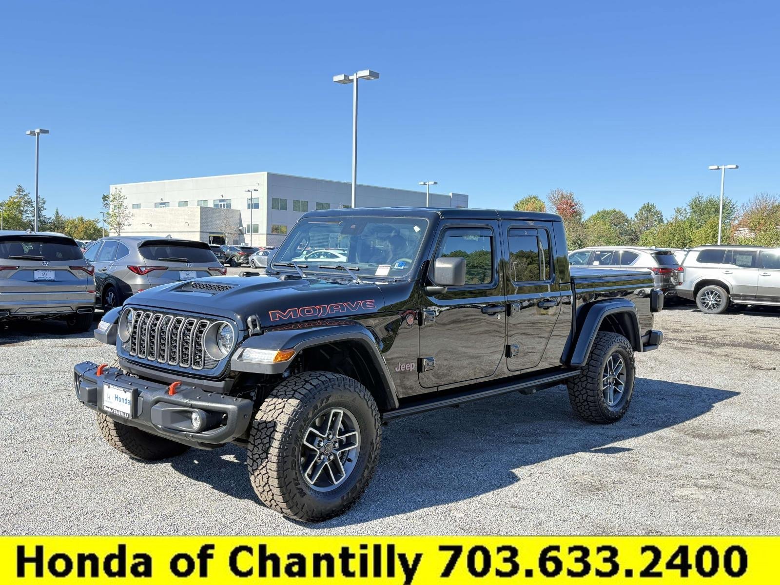 Used 2025 Jeep Gladiator Mojave AWD/4WD image 5