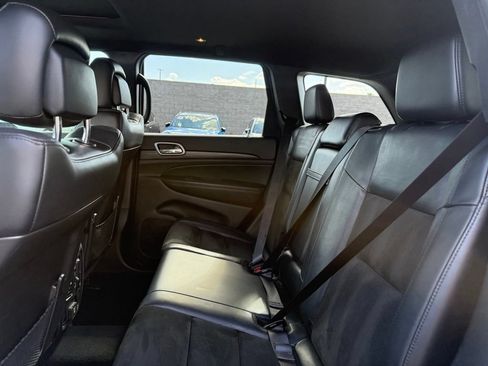 Used 2020 Jeep Grand Cherokee Altitude RWD image 14
