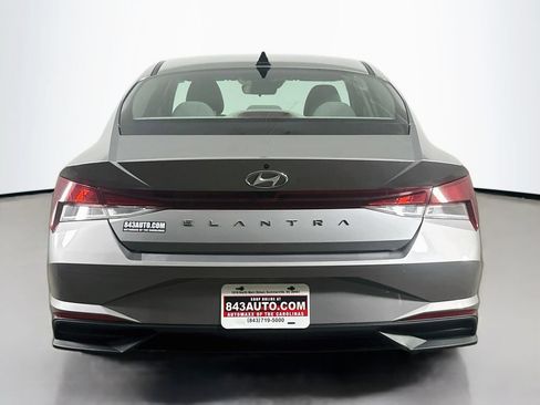 Used 2023 Hyundai Elantra SEL w/ Convenience Package FWD image 6