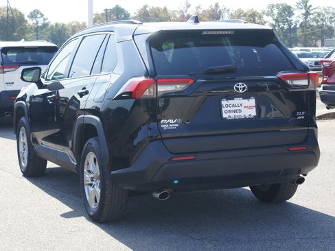 Used 2024 Toyota RAV4 XLE image 14
