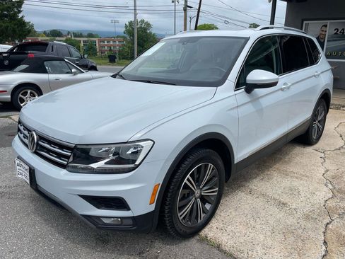 Used 2018 Volkswagen Tiguan SE AWD/4WD image 5