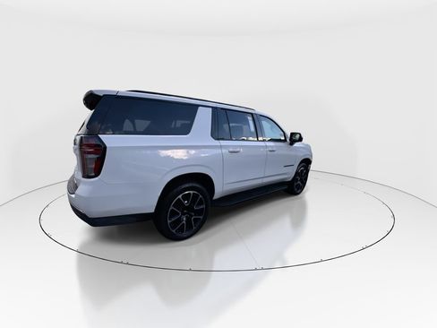 Used 2022 Chevrolet Suburban RST w/ Luxury Package AWD/4WD image 8
