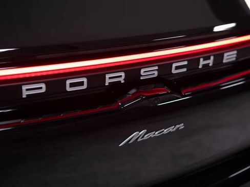 Certified 2026 Porsche Macan Electric RWD image 18