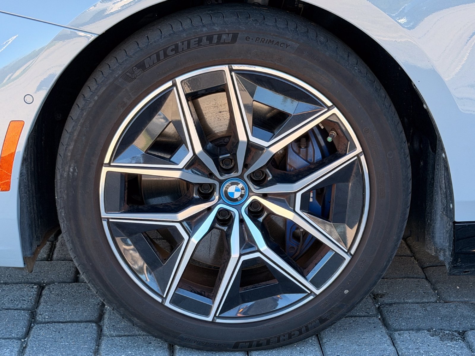 Used 2024 BMW i5 eDrive40i w/ M Sport Package RWD image 13
