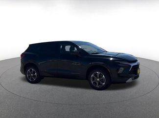 Used 2025 Chevrolet Blazer LT FWD video 2