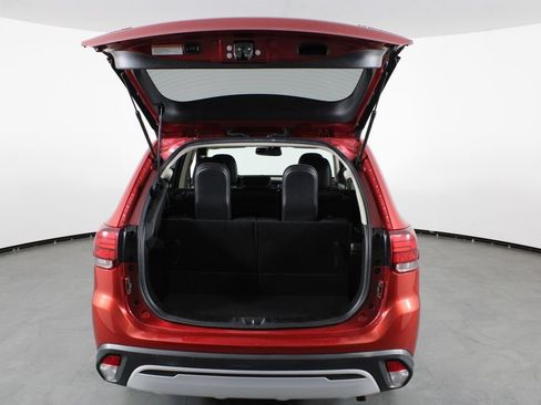 Used 2019 Mitsubishi Outlander ES AWD/4WD image 16