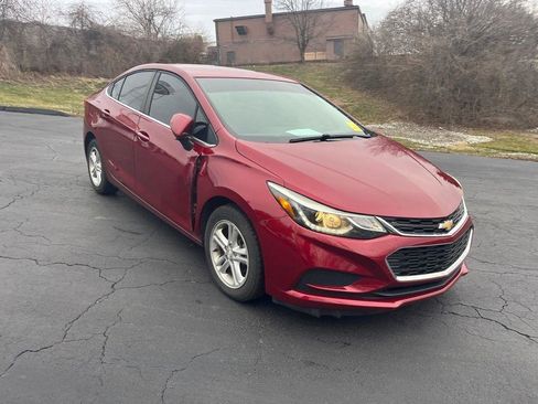 Used 2018 Chevrolet Cruze LT w/ LPO, Black Nameplate Package image 7