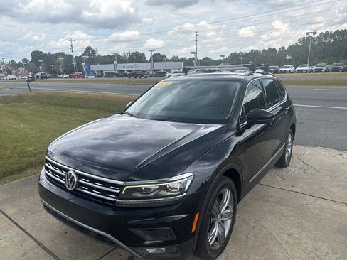 Used 2019 Volkswagen Tiguan SEL Premium image 4