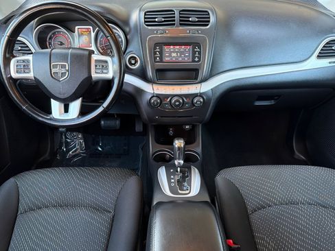 Used 2020 Dodge Journey SE w/ SE Popular Equipment Group FWD image 14