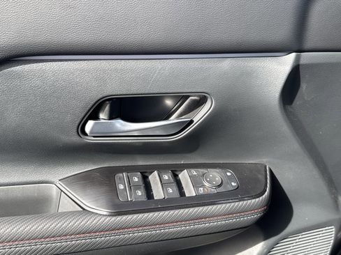 New 2025 Nissan Kicks SR image 12