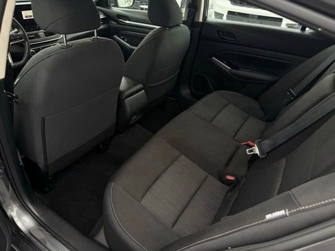 Used 2023 Nissan Altima 2.5 SV w/ SV Premium Package image 18