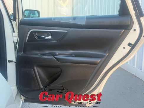 Used 2016 Nissan Altima 2.5 SR FWD image 16