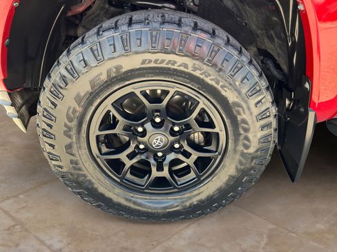 Used 2022 Toyota Tacoma SR5 RWD image 23
