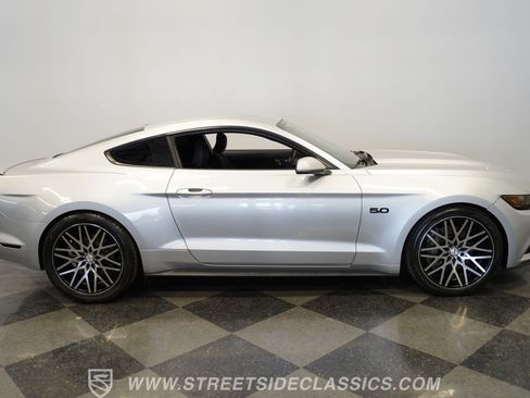 Used 2015 Ford Mustang GT RWD image 15
