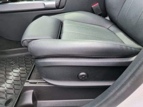 Used 2023 Mercedes-Benz GLB 250 4MATIC image 15