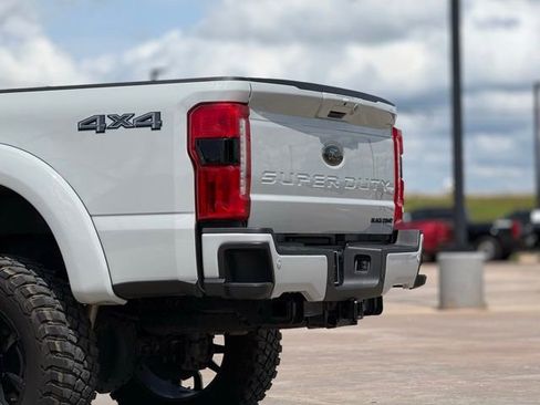 Used 2025 Ford F250 Lariat w/ Lariat Ultimate Package AWD/4WD image 13