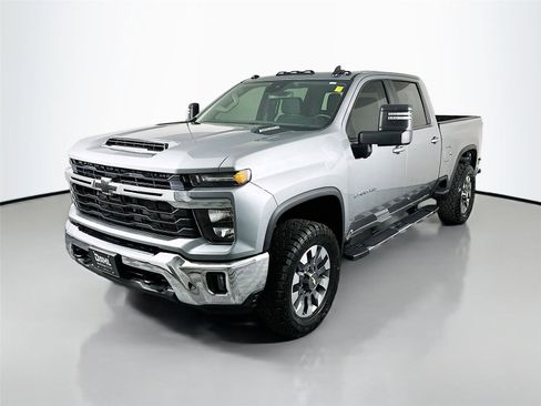 Used 2024 Chevrolet Silverado 2500 LT w/ All Star Edition AWD/4WD image 4
