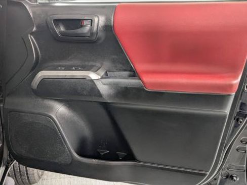 Used 2017 Toyota Tacoma SR5 w/ Tow Package RWD image 21