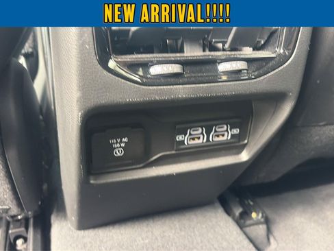 Used 2023 Jeep Grand Cherokee Altitude AWD/4WD image 23