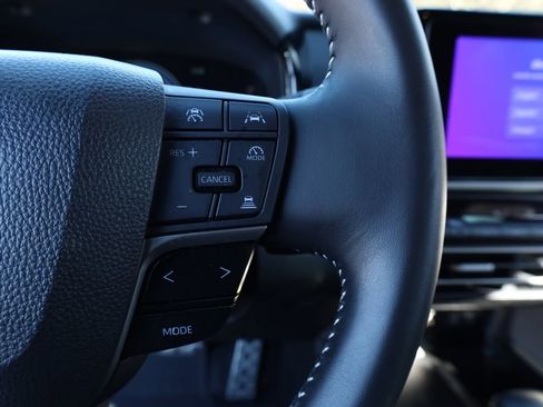 Used 2025 Toyota Camry SE image 23