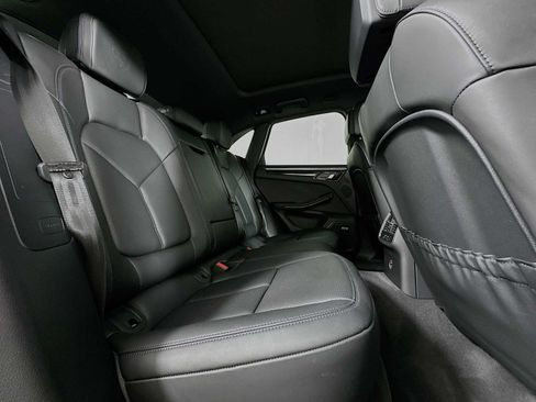 Used 2026 Porsche Macan AWD/4WD image 28