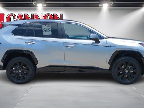 Used 2023 Toyota RAV4 SE AWD/4WD image 4