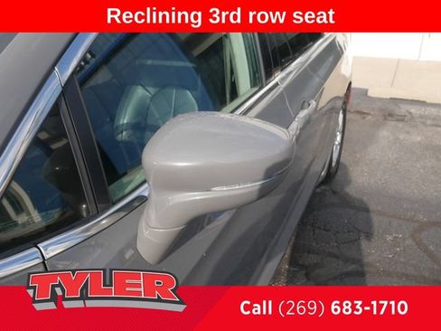 Used 2022 Chrysler Pacifica Touring-L FWD image 11