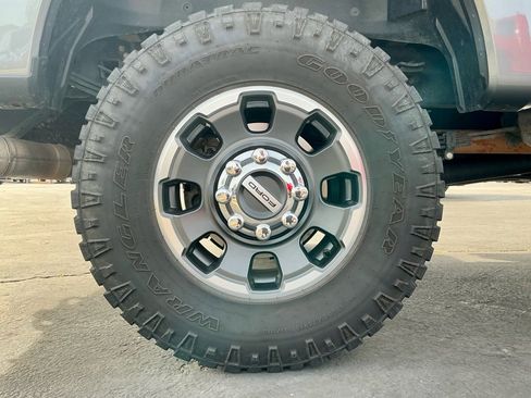 Used 2024 Ford F350 Lariat w/ FX4 Off-Road Package image 21