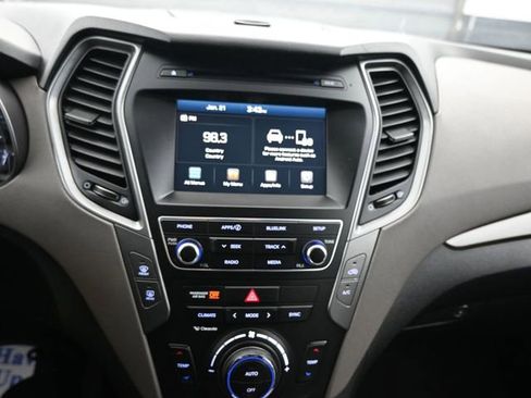 Used 2017 Hyundai Santa Fe Sport image 17