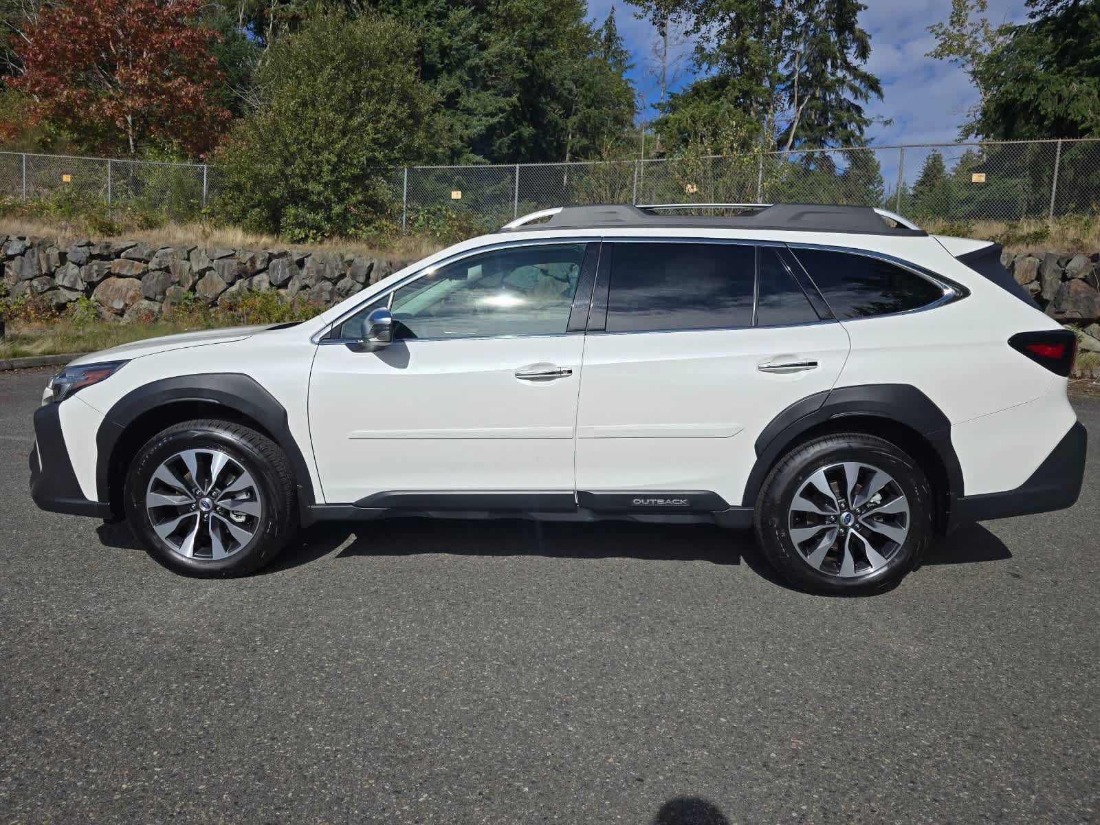 Certified 2025 Subaru Outback Touring AWD/4WD image 3