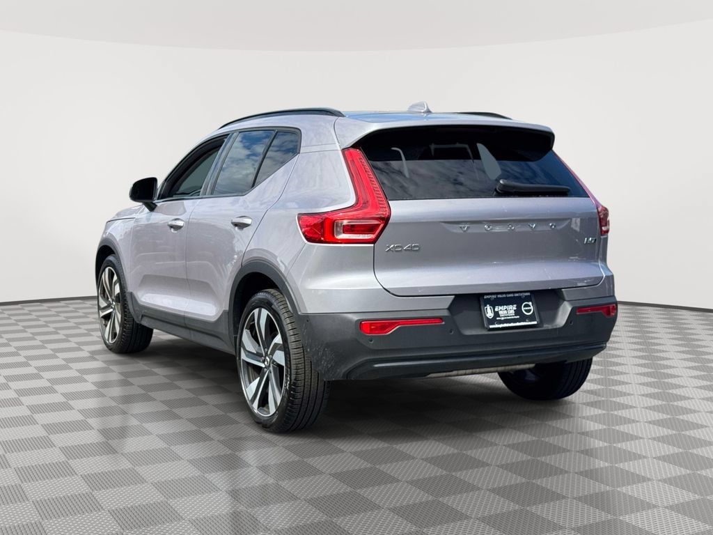 Used 2026 Volvo XC40 B5 Plus w/ Protection Package Premier AWD/4WD image 5