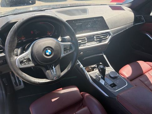 Used 2022 BMW 330i Sedan w/ M Sport Package RWD image 11