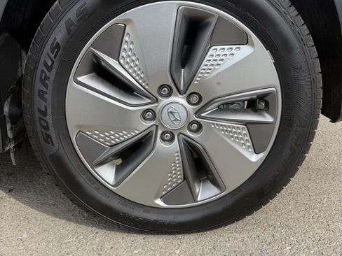 Used 2021 Hyundai Kona Limited w/ Cargo Package FWD image 14