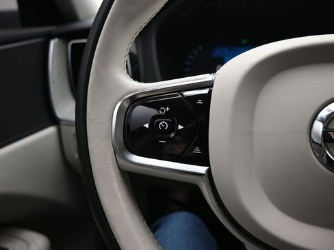 Used 2024 Volvo XC60 B5 Plus w/ Protection Package Premier image 25