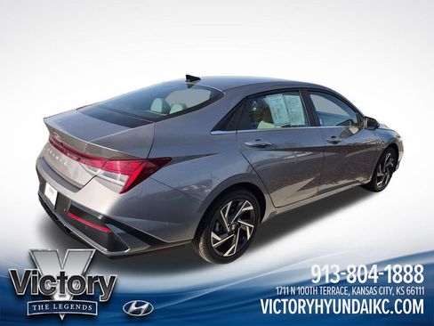 Used 2024 Hyundai Elantra Limited FWD image 5