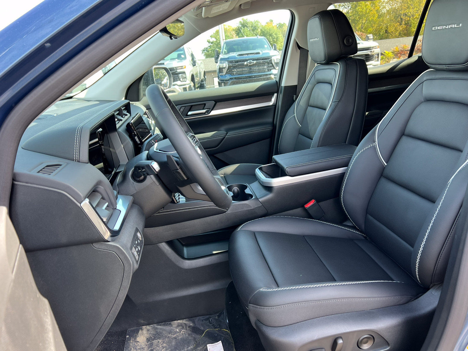 New 2027 GMC Terrain Denali AWD/4WD image 3
