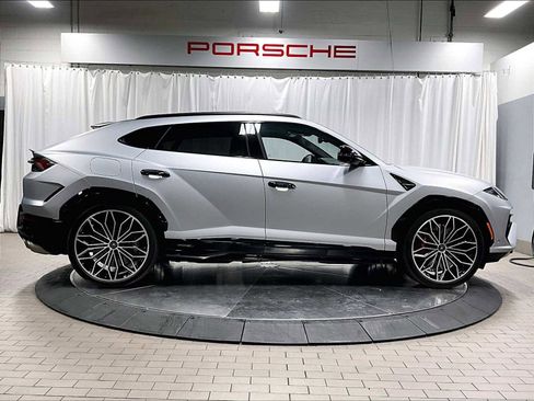 Used 2025 Lamborghini Urus SE image 11
