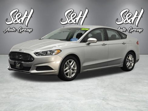 Used 2014 Ford Fusion SE FWD image 16