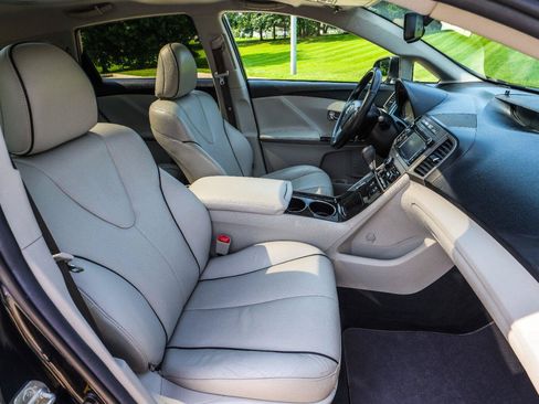 Used 2013 Toyota Venza XLE w/ XLE Premium Pkg AWD/4WD image 39